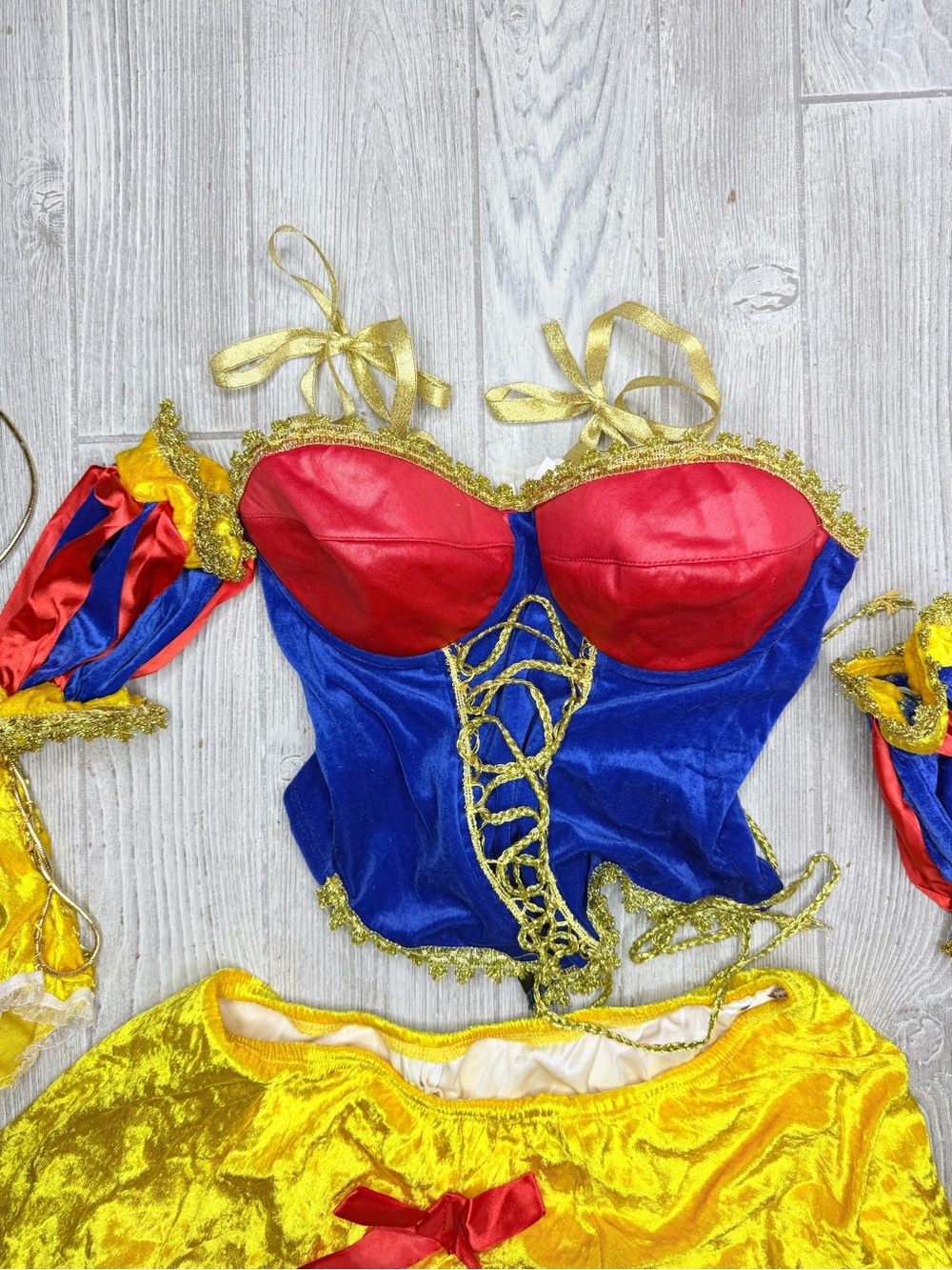 California costumes women’s Snow White sexy costume / cosplay outfit size large - Picture 3 of 10
